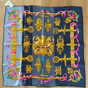 Hermès Carrie 70 cm 100% Soie Vintage Ferronnerie